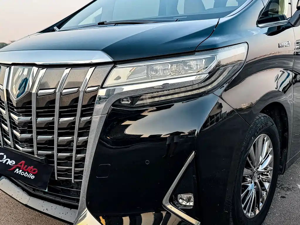 Toyota Alphard 2023 — фото 6