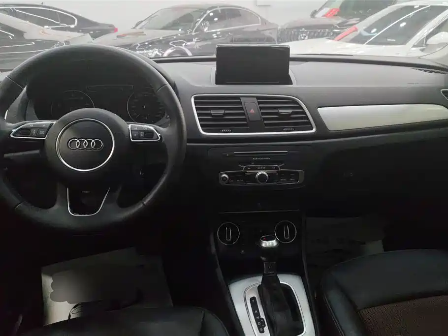Audi Q3 2018 — фото 12