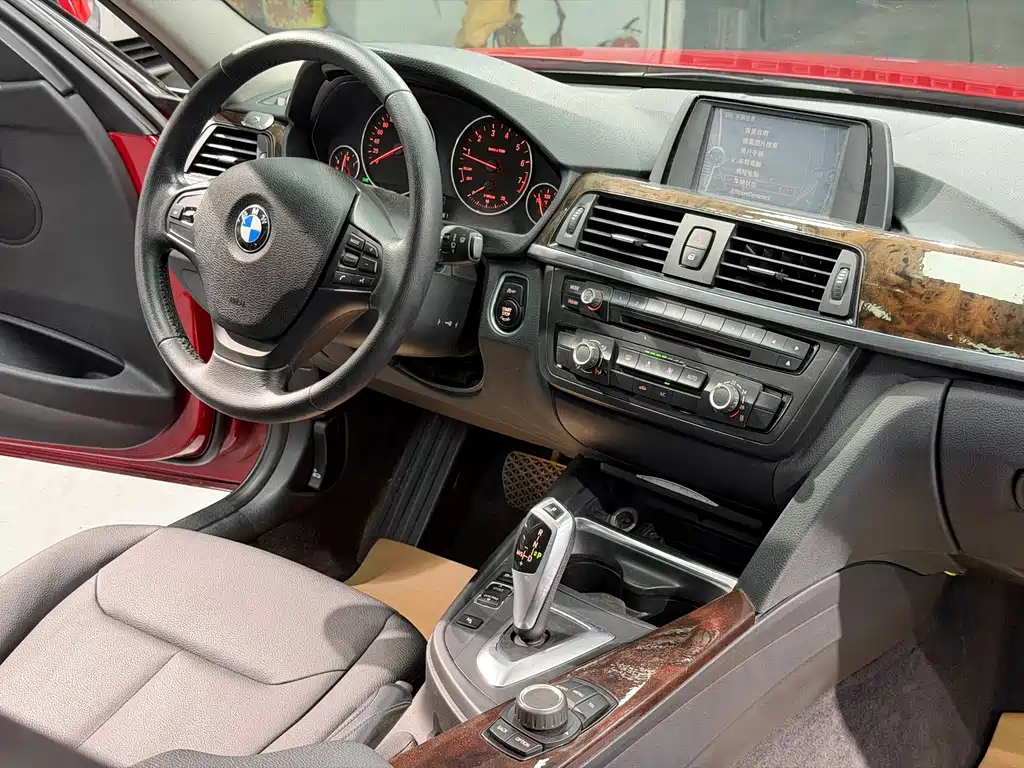 BMW 3 Series 2012 — фото 13