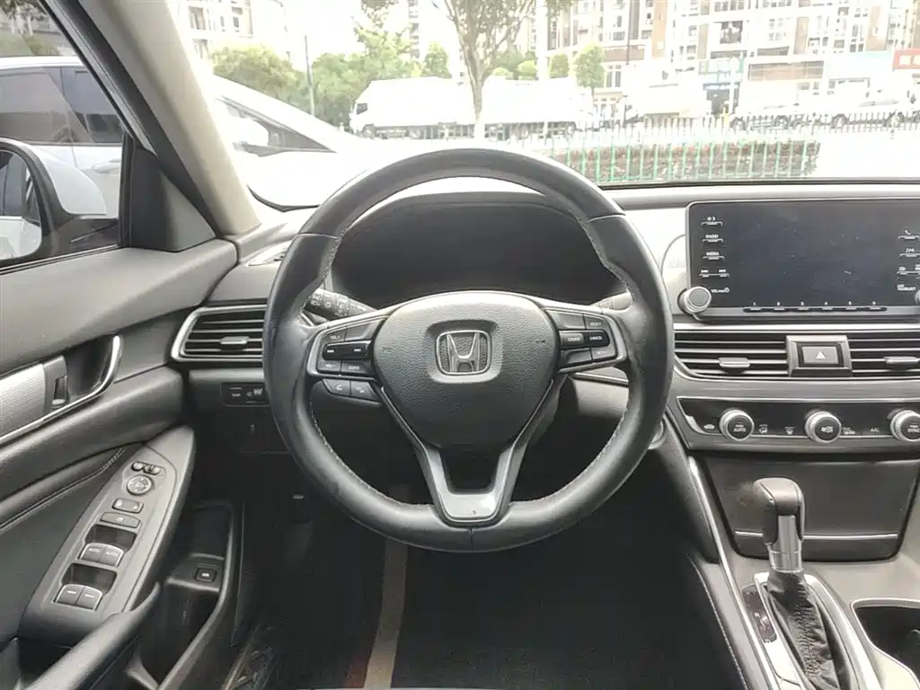 Honda Accord 2019 — фото 11