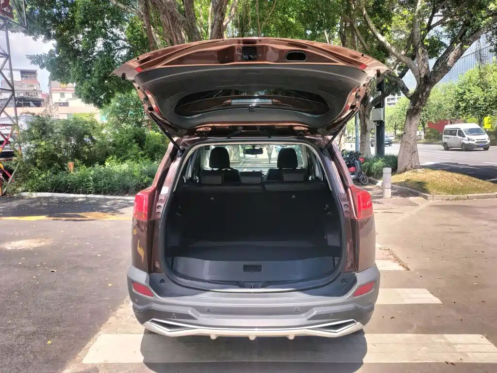 Toyota RAV4 2016 — фото 6