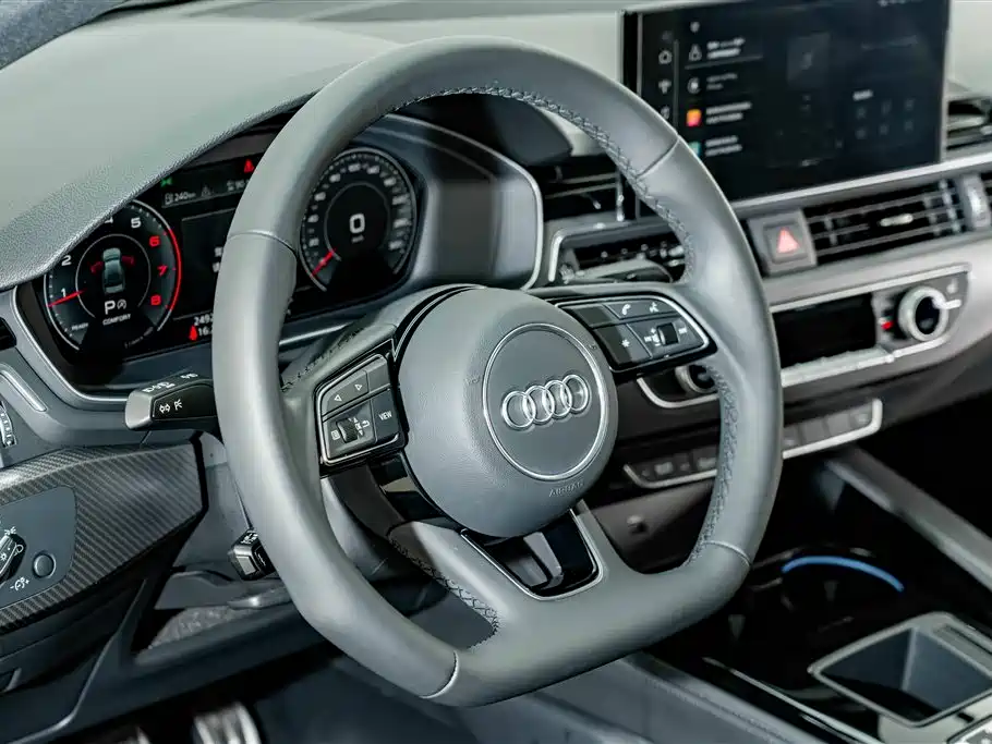 Audi A4L 2023 — фото 10