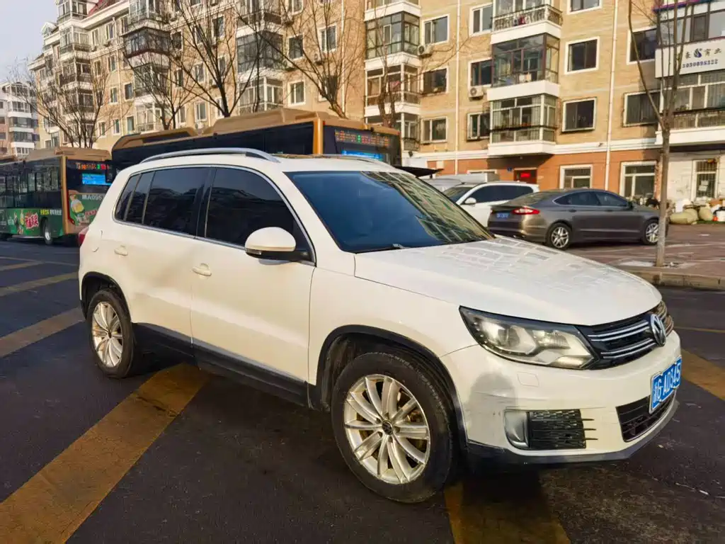 Volkswagen Tiguan 2014 — фото 3