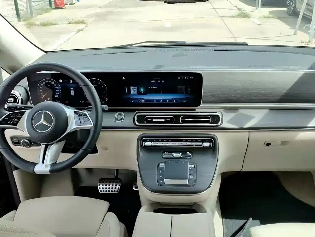 Mercedes-Benz V-Class 2025 — фото 6