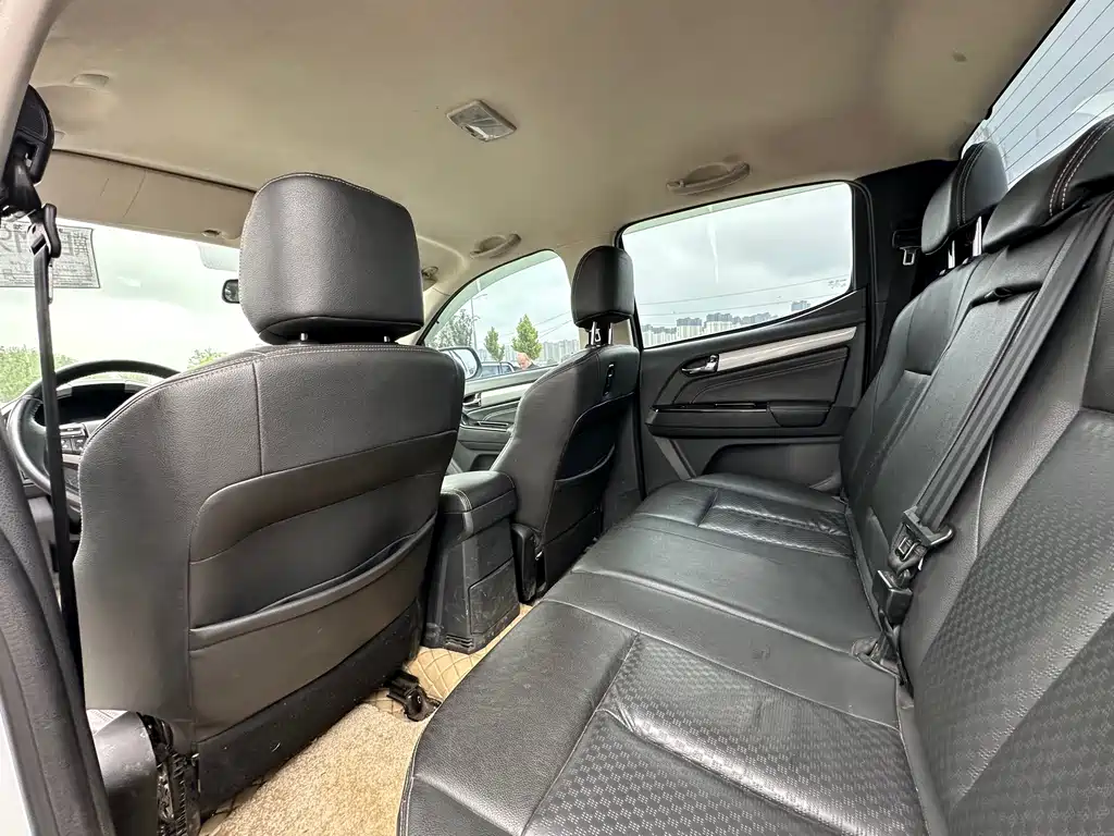 Isuzu D-MAX 2018 — фото 4