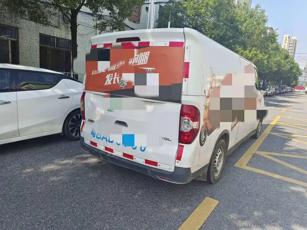 Maxus EV30 2021