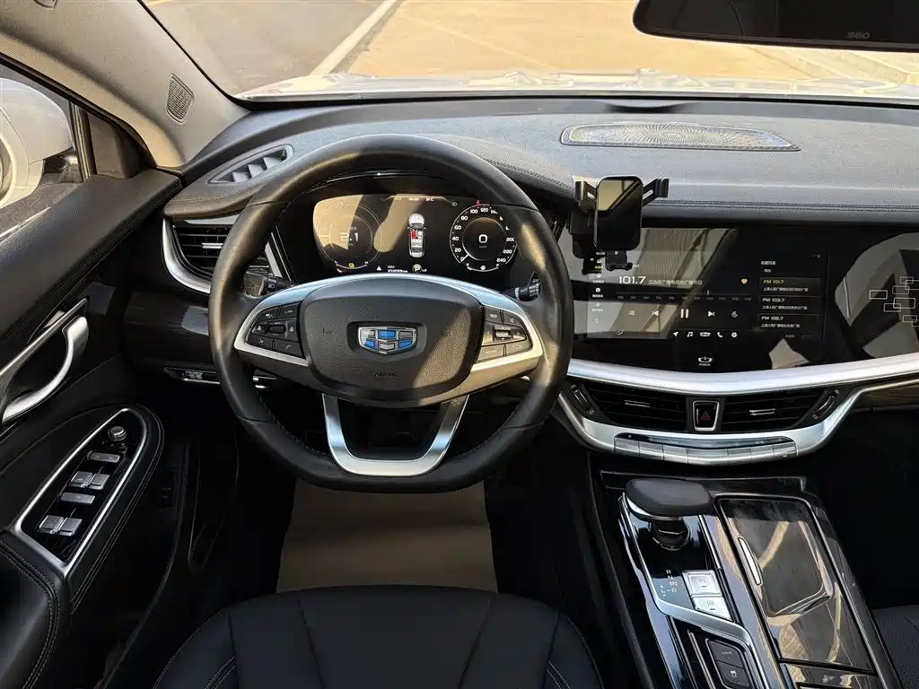 Geely Borui Hybrid 2019 — фото 12