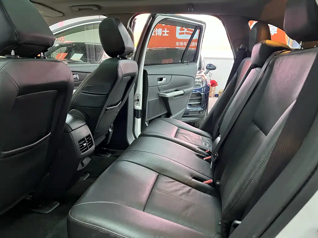 Ford Edge 2015 — фото 11