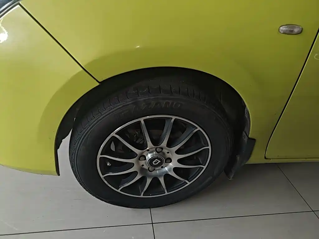 Toyota Yaris L 2017 — фото 23