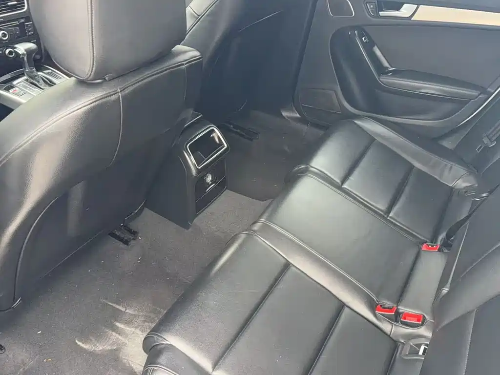 Audi A4L 2015 — фото 3
