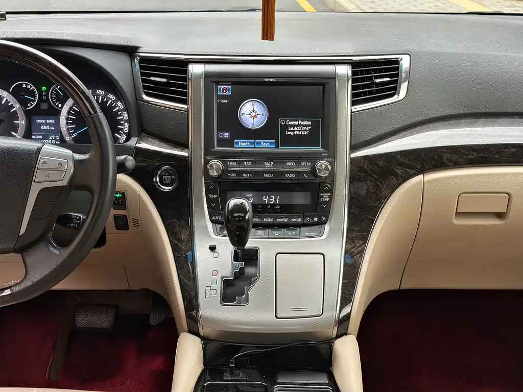 Toyota Alphard 2015 — фото 19