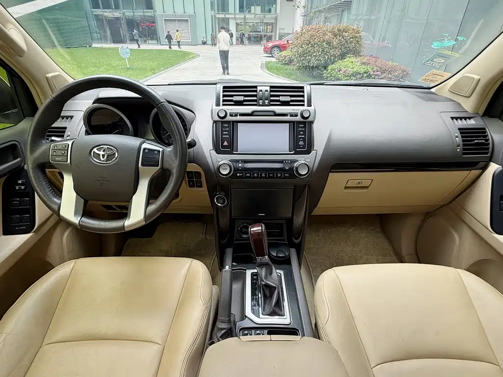 Toyota Prado 2015 — фото 5