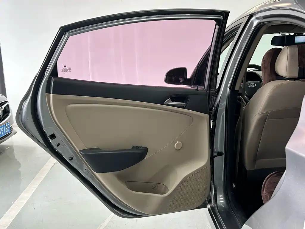 Hyundai Verna 2015 — фото 22