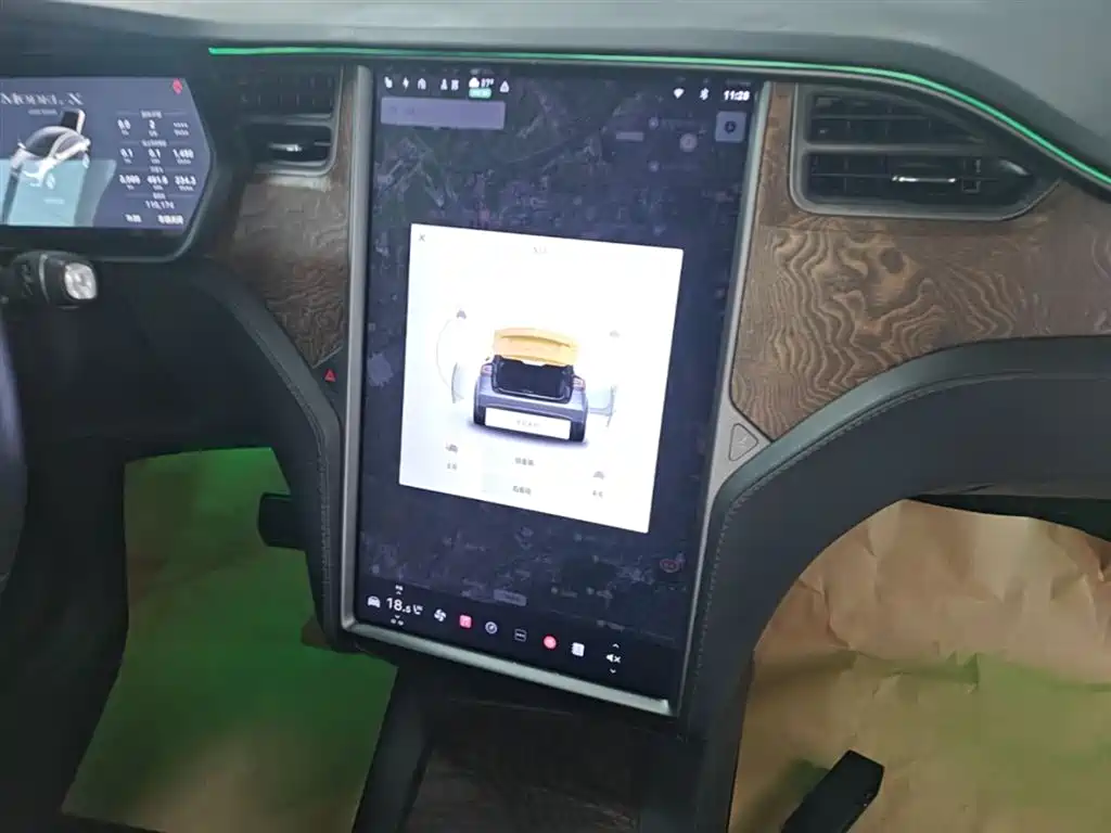 Tesla Model X 2019 — фото 13