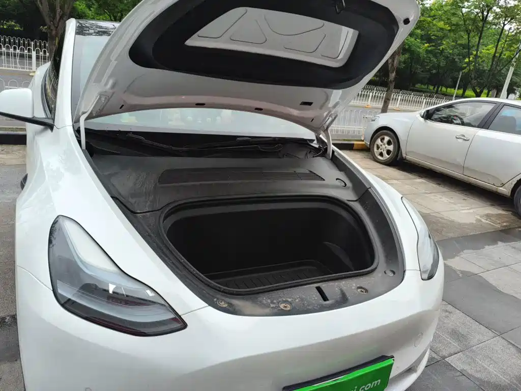 Tesla Model Y 2023 — фото 17