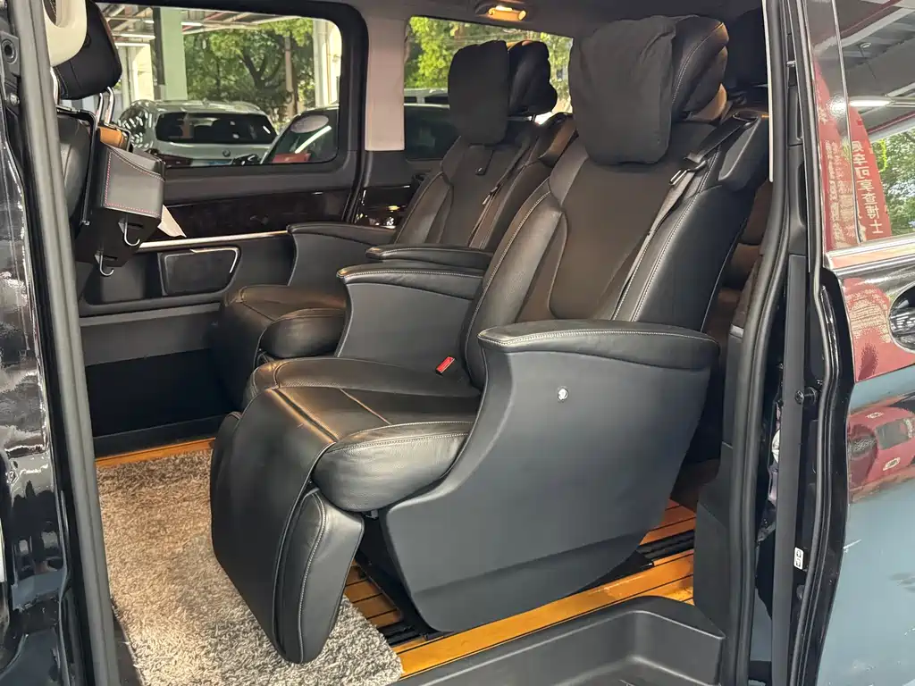 Mercedes-Benz V-Class 2018 — фото 6