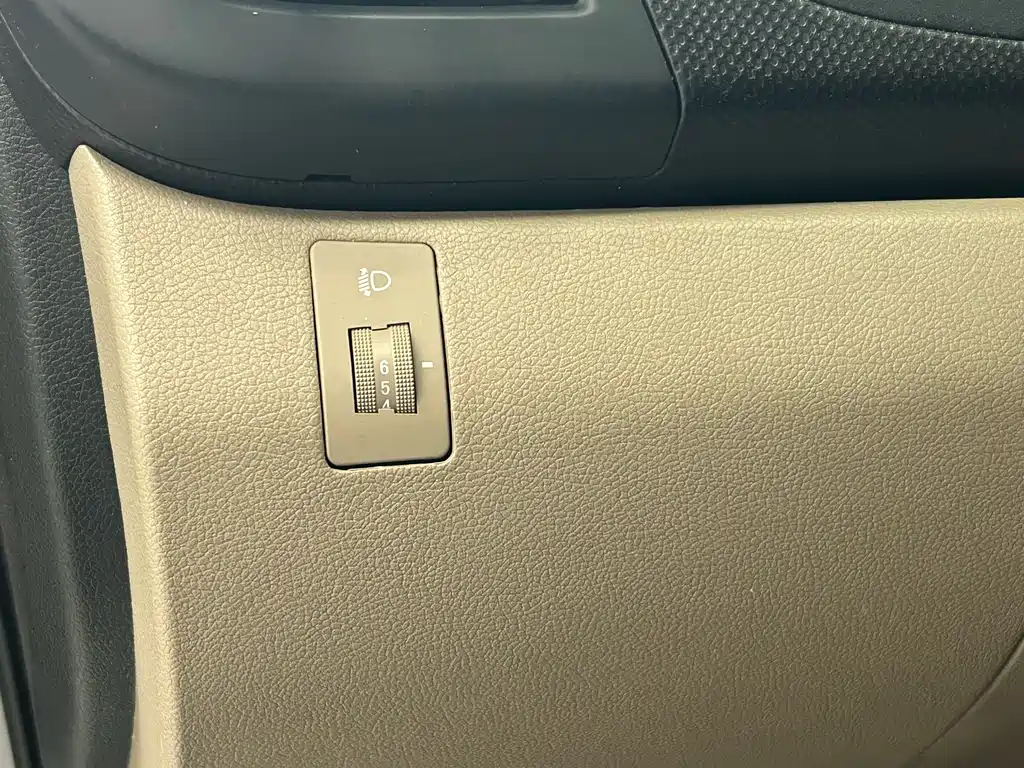 Hyundai Verna 2015 — фото 11