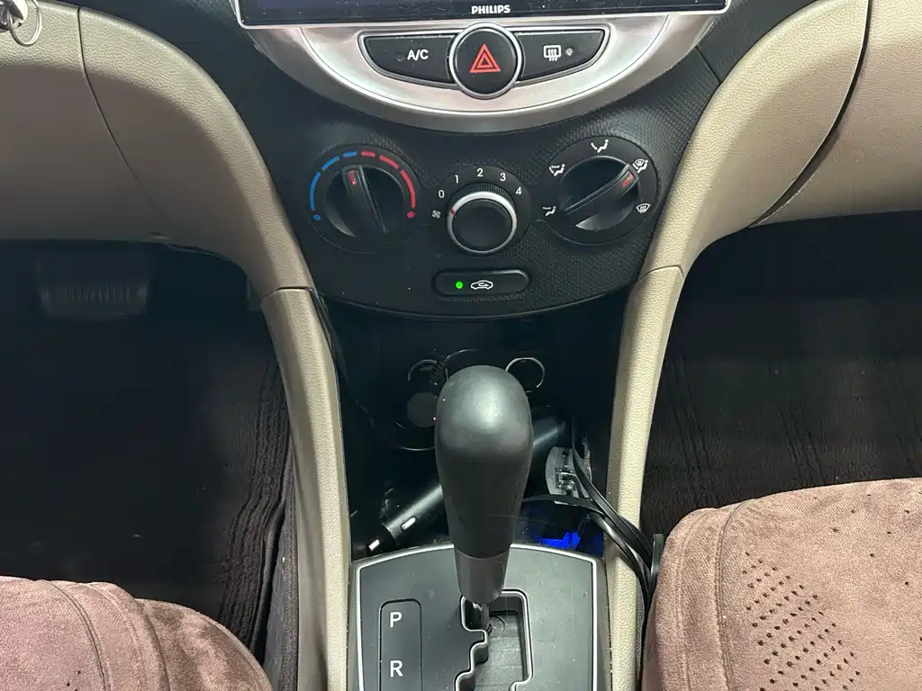Hyundai Verna 2015 — фото 17
