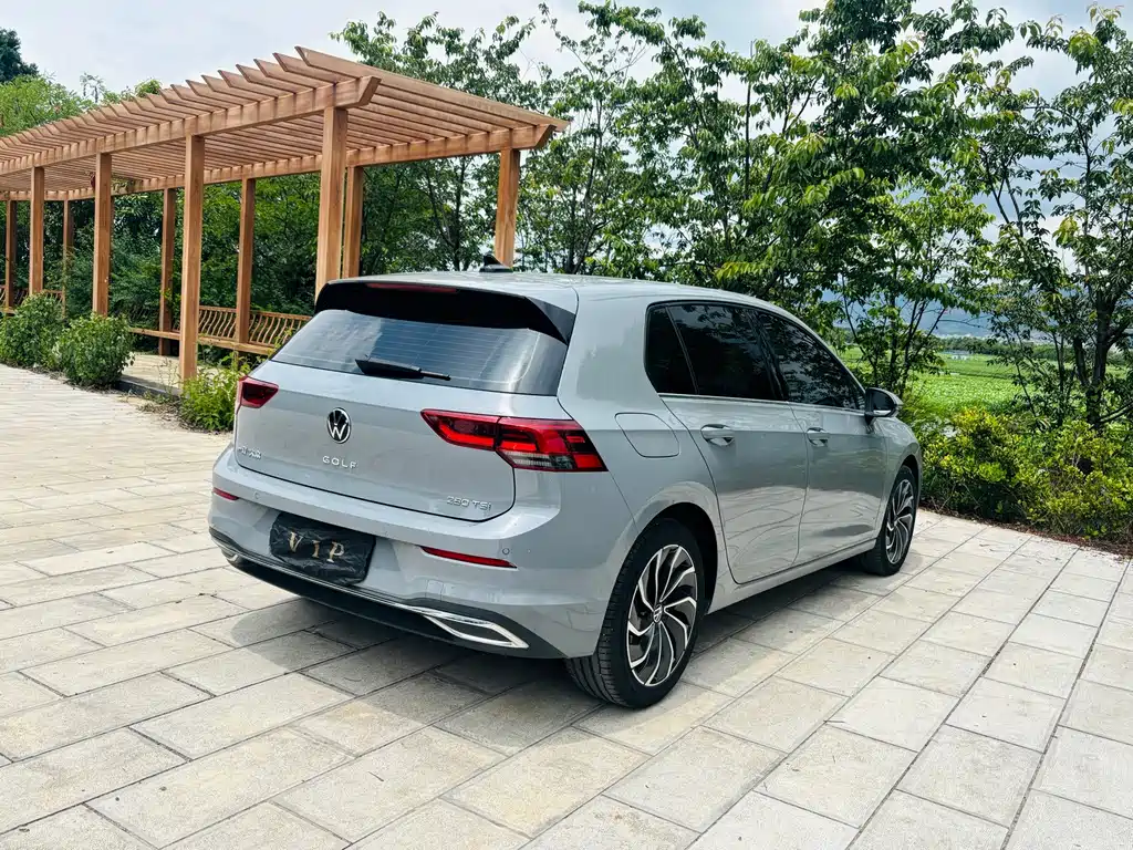 Volkswagen Golf 2023