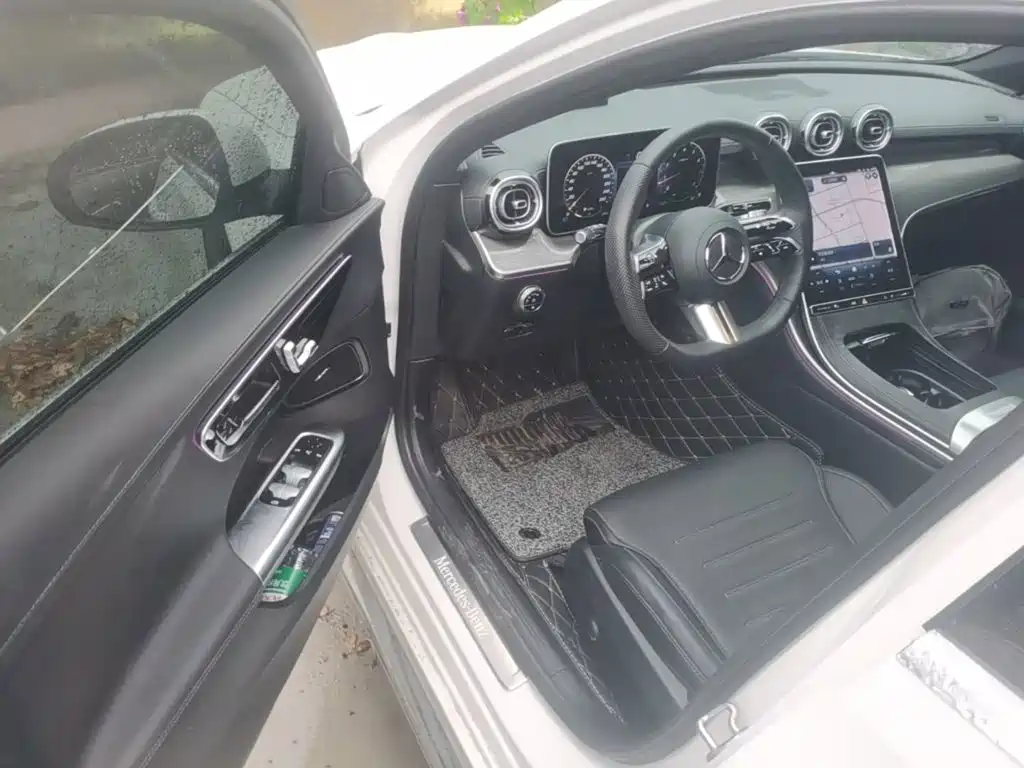 Mercedes-Benz C-Class 2023 — фото 12