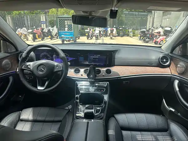 Mercedes-Benz E-Class 2016