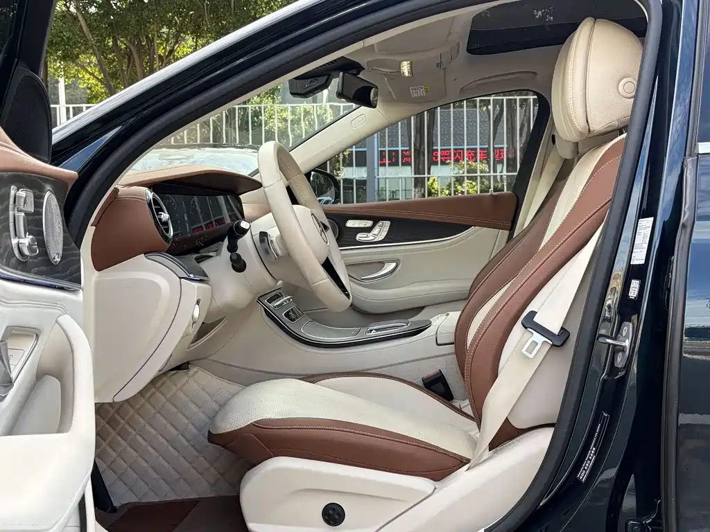 Mercedes-Benz E-Class 2022 — фото 8