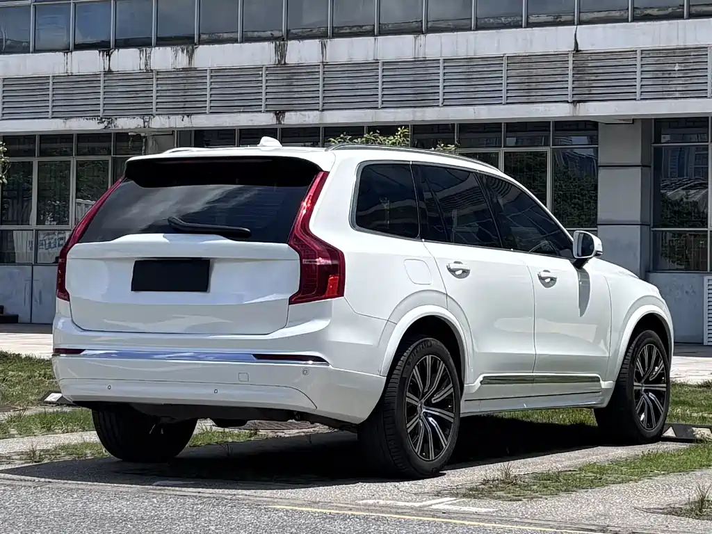 Volvo XC90 2023 — фото 13