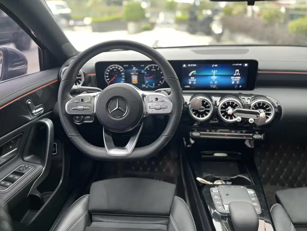Mercedes-Benz A-Class 2021 — фото 11