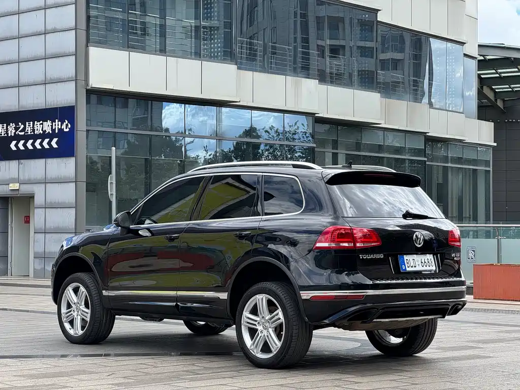 Volkswagen Touareg 2015 — фото 8