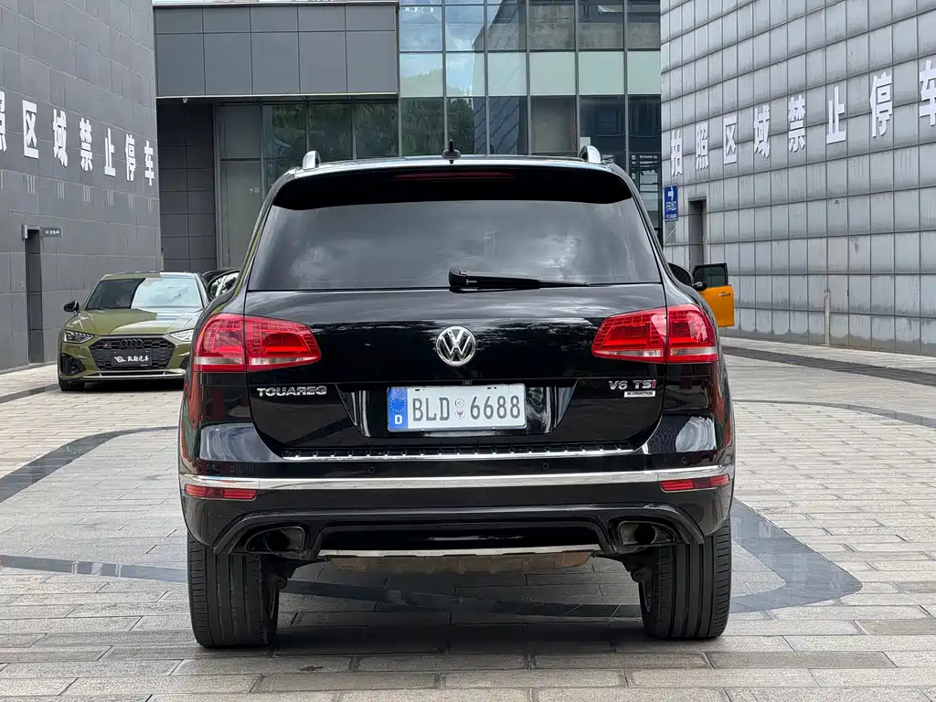 Volkswagen Touareg 2015 — фото 9