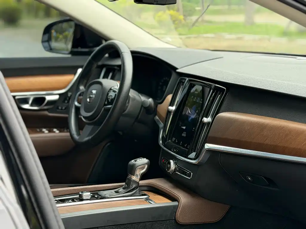 Volvo S90 2019 — фото 14