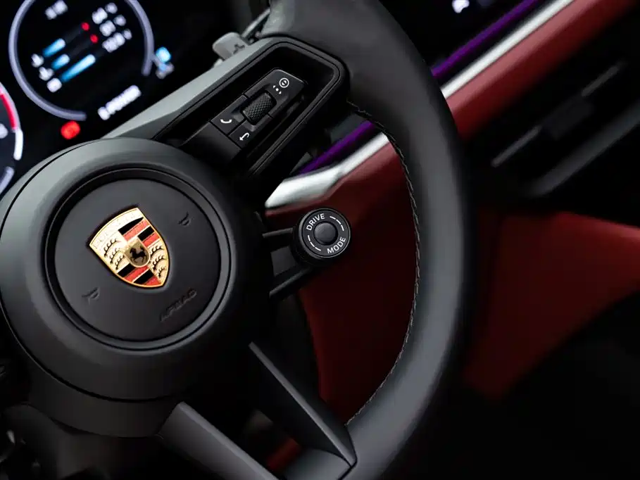 Porsche Cayenne Hybrid 2024 — фото 19