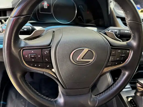 Lexus ES 2021