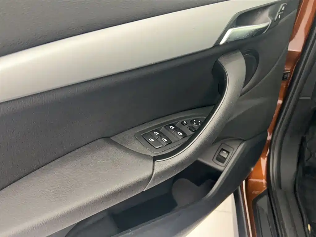 BMW X1 2017 — фото 15