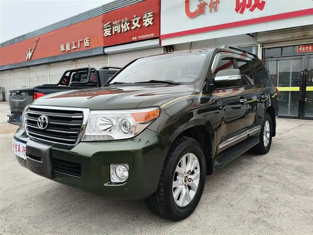 Toyota Land Cruiser 2015 — фото 1