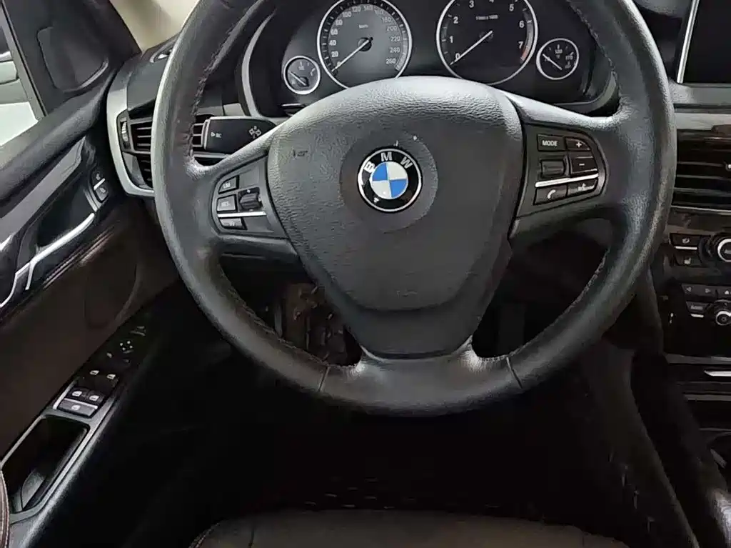 BMW X5 2016 — фото 9