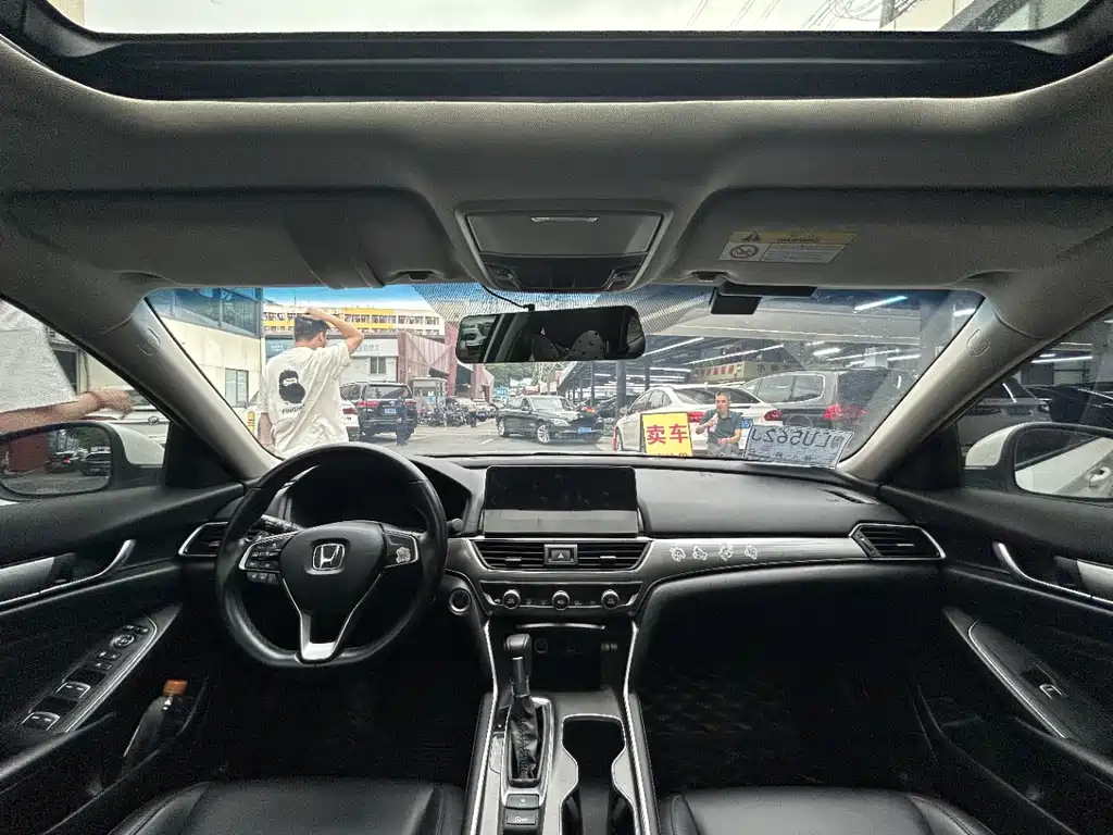Honda Accord 2023 — фото 10