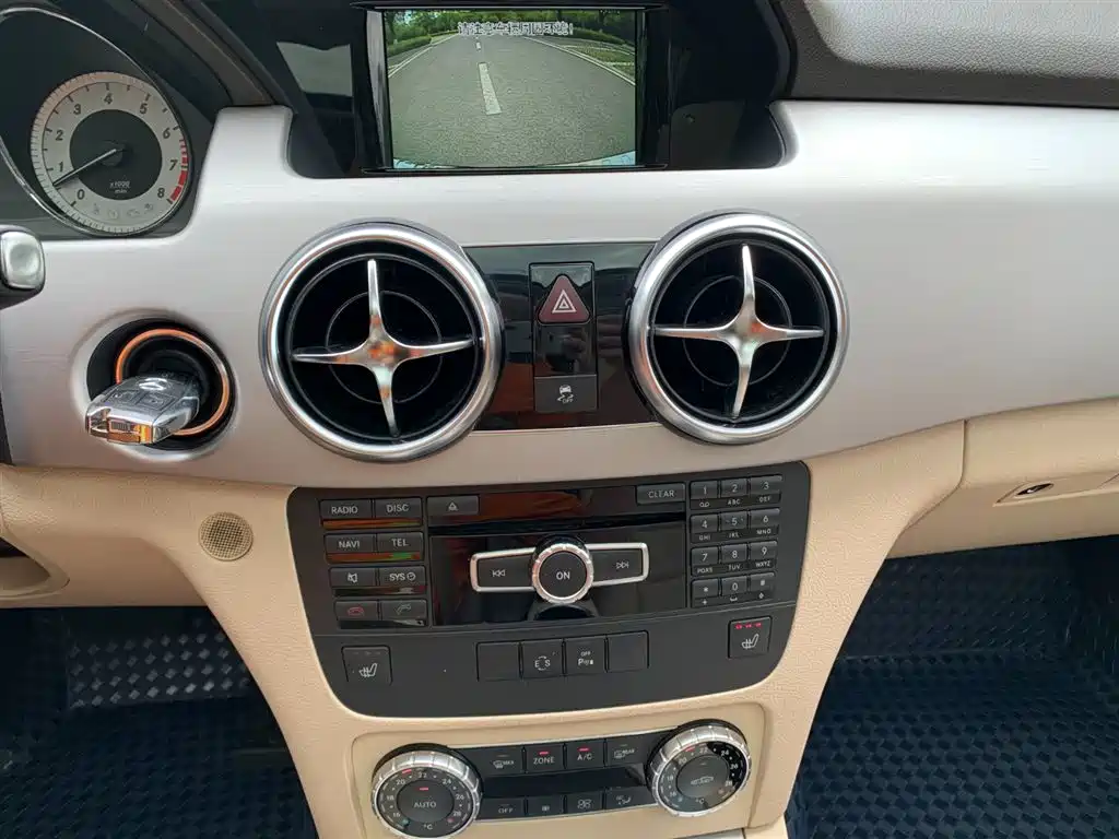 Mercedes-Benz GLK-Class 2014 — фото 17
