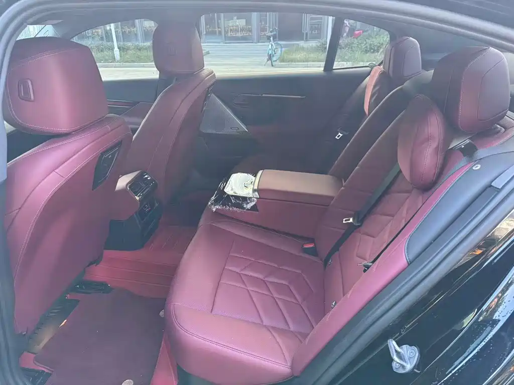BMW 5 Series 2024