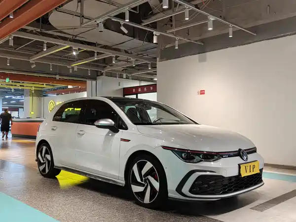 Volkswagen Golf GTI 2021