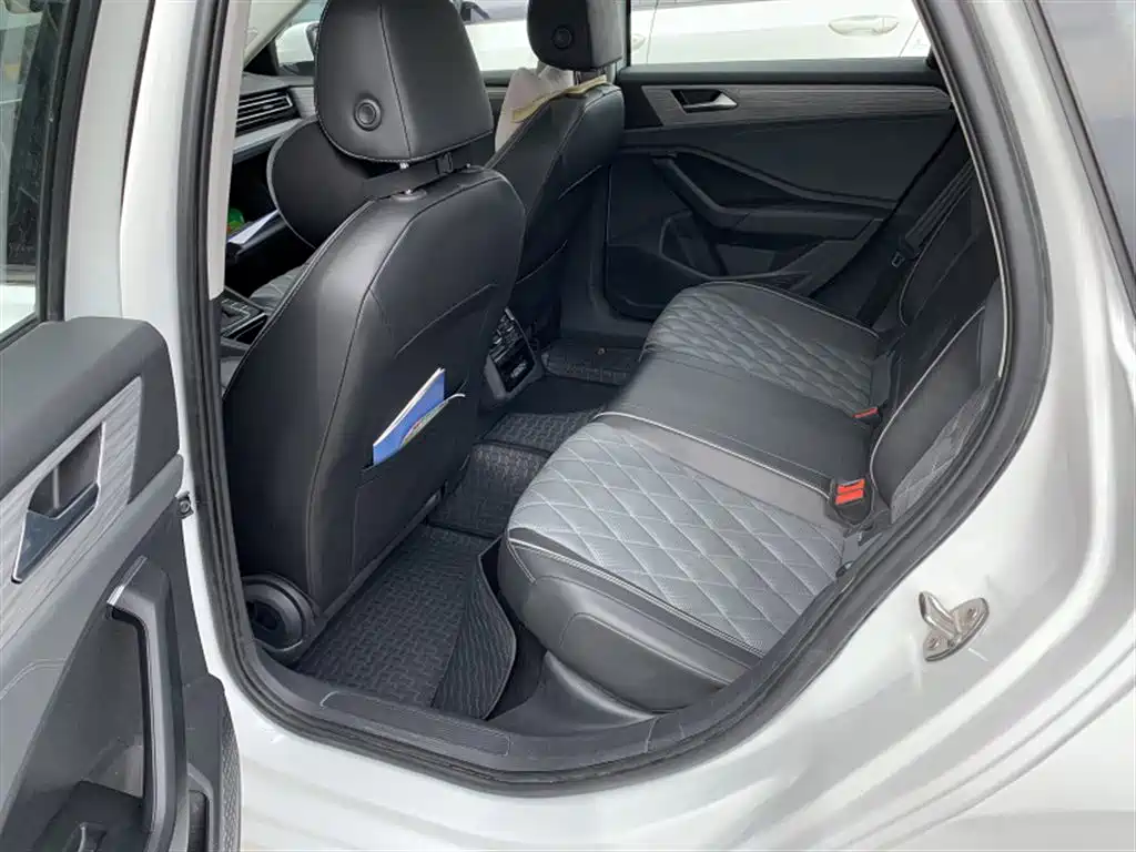 Volkswagen Sagitar 2025