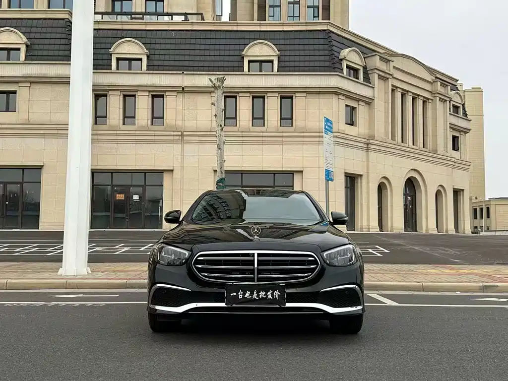Mercedes-Benz E-Class 2022