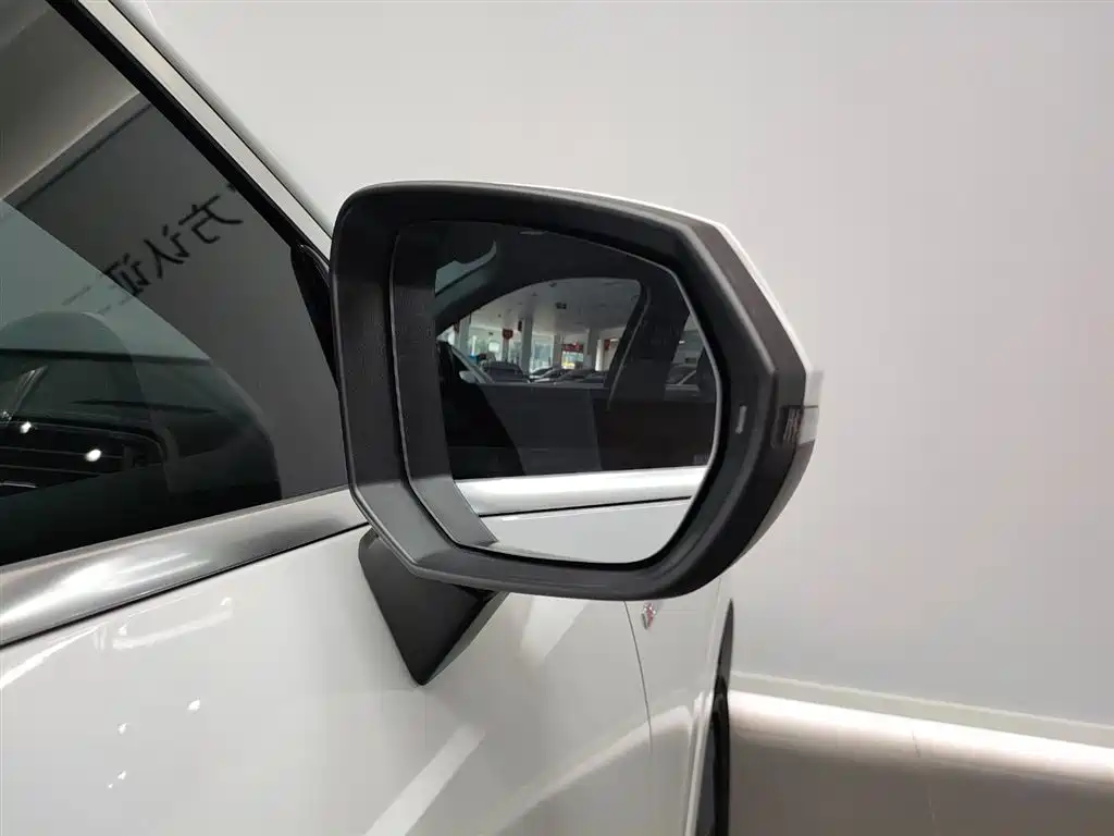 Audi Q3 2019 — фото 25