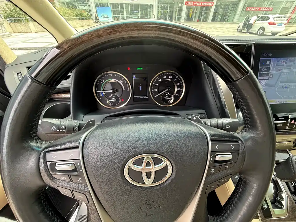 Toyota Vellfire 2023 — фото 19