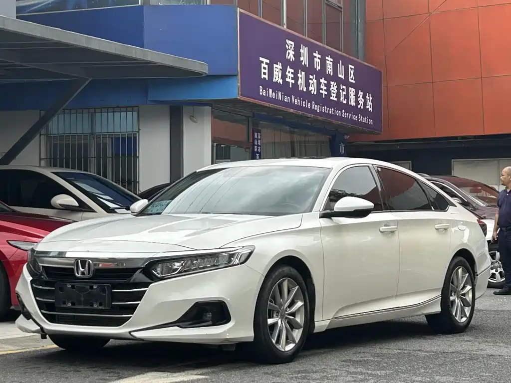 Honda Accord 2023 — фото 1