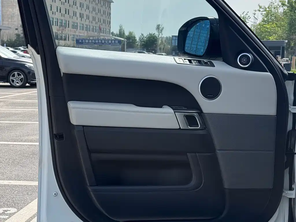 Land Rover Range Rover Sport 2015 — фото 14