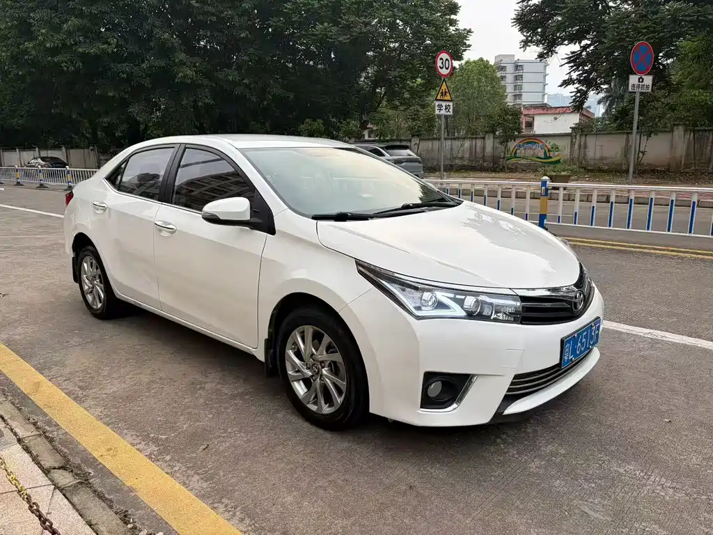 Toyota Corolla 2017 — фото 3