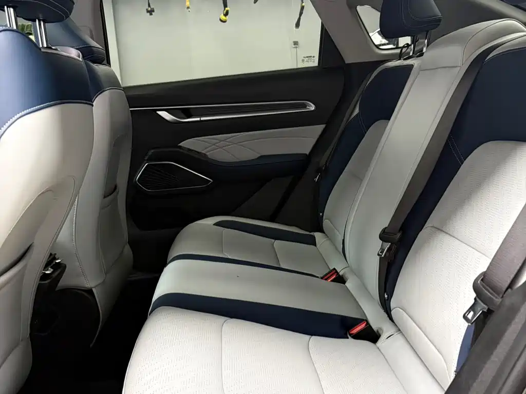 Geely Emgrand 2022 — фото 15
