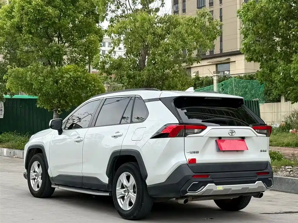 Toyota RAV4 2021