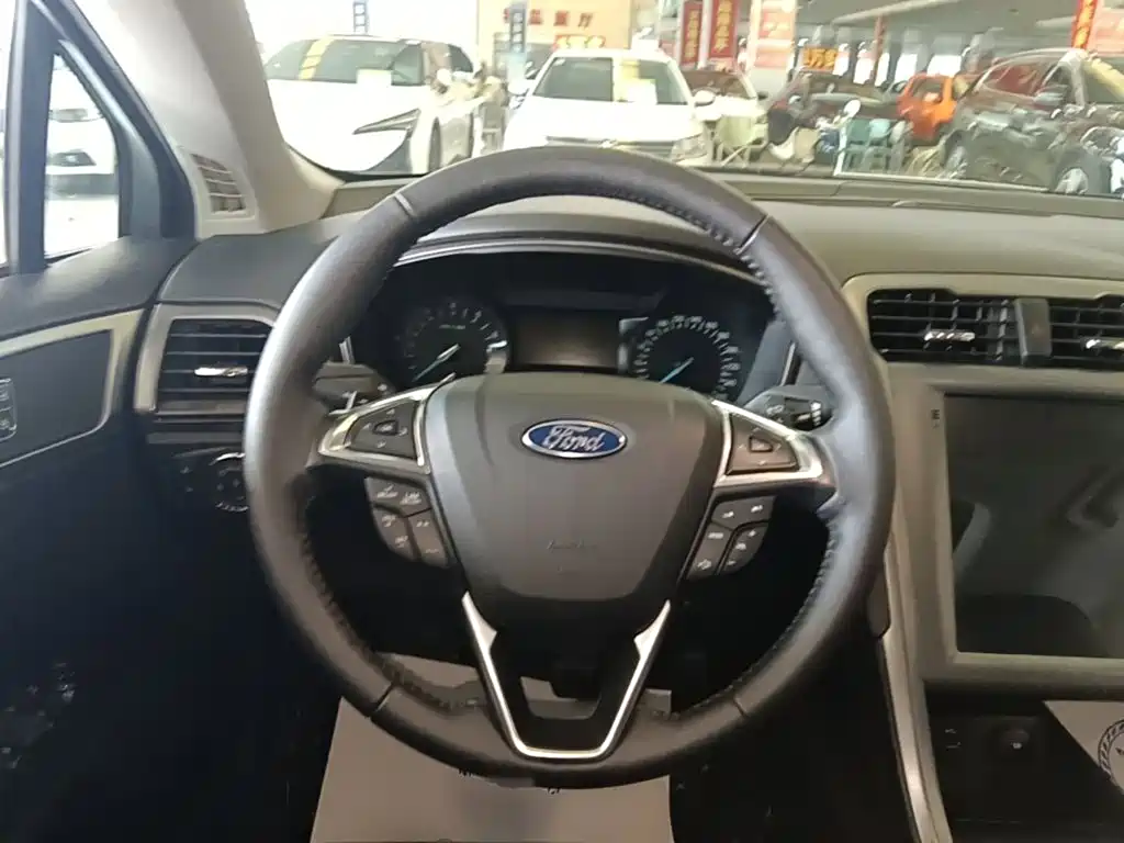 Ford Mondeo 2018 — фото 11